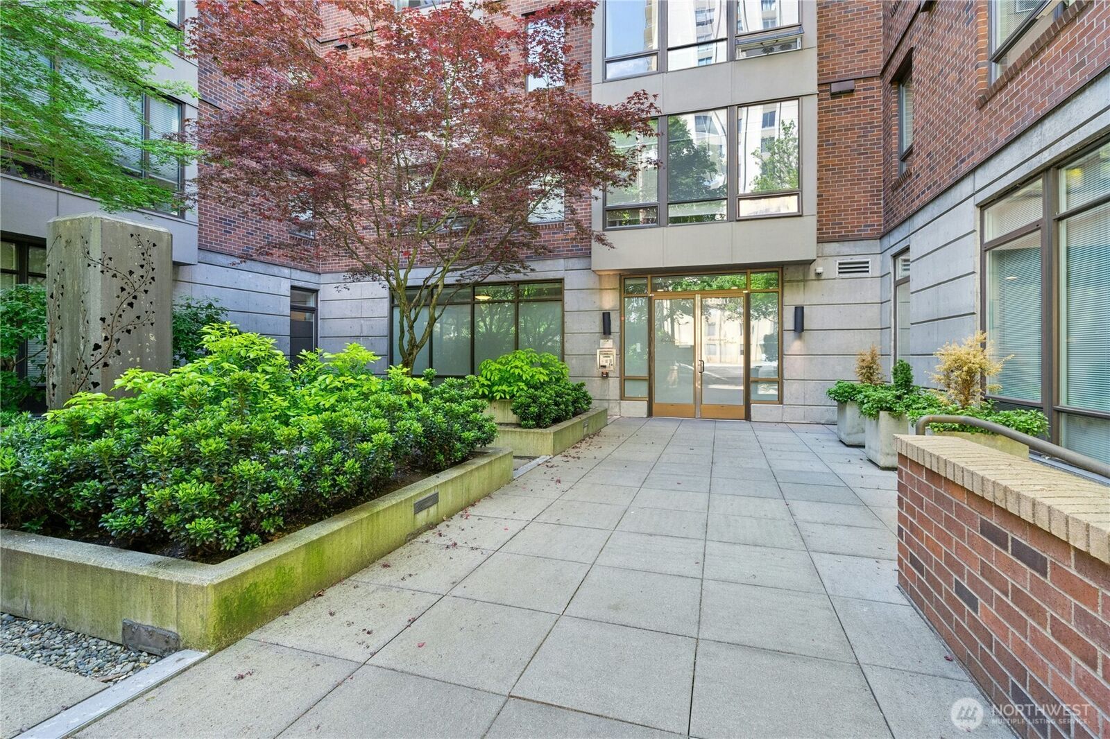 Property Photo:  4547  8th Avenue NE  WA 98105 