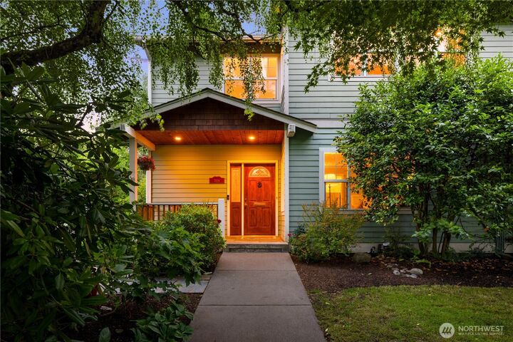 Property Photo:  7539  33rd Avenue NE  WA 98115 