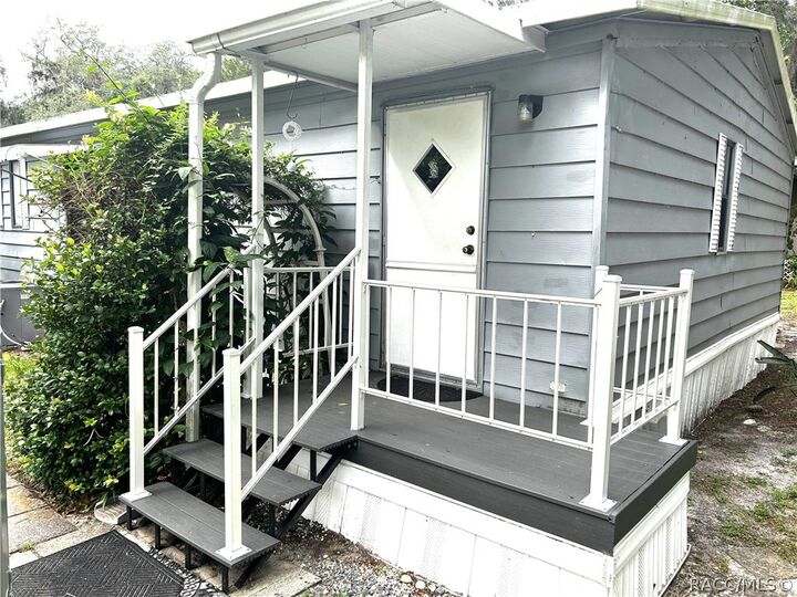 Property Photo: 3935 E Lake Park Drive FL 34442
