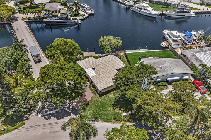 Property Photo:  1300 Cordova Road  FL 33316 