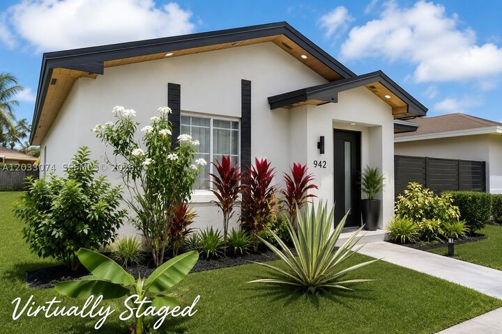 Property Photo:  942 SW 8th Pl  FL 33034 