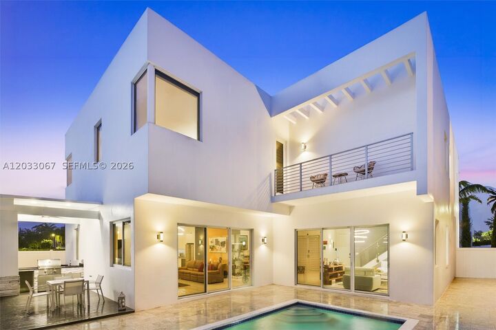 Property Photo:  7472 NW 100th Ave  FL 33178 