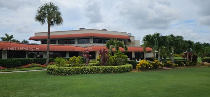 Property Photo: 9823 S Hollybrook Lake Dr 310 FL 33025