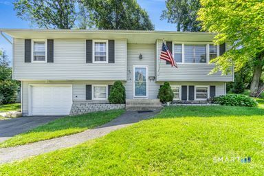 Property Photo:  40 Bayberry Drive  CT 06492 
