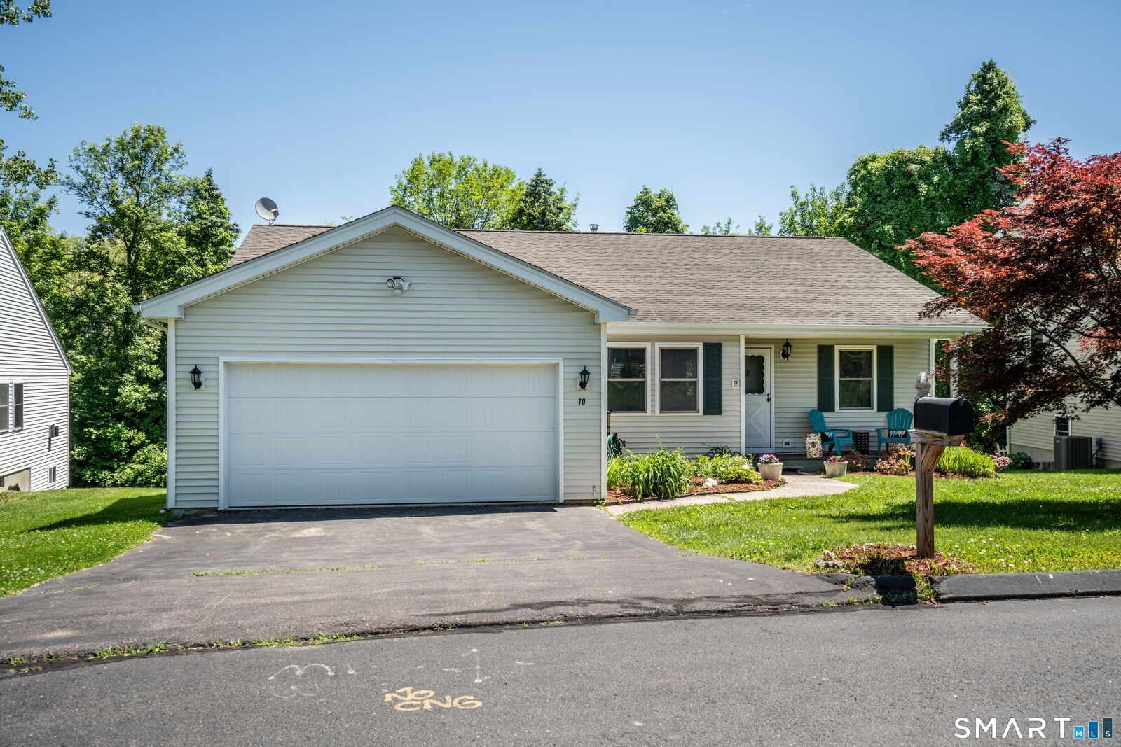 Property Photo: 10 Scherer Lane CT 06095