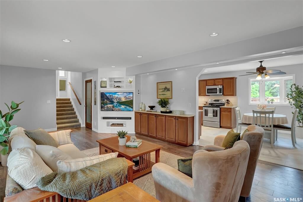 Photo de la propriété:  209 Douglas Avenue E  SK S4N 1H4 