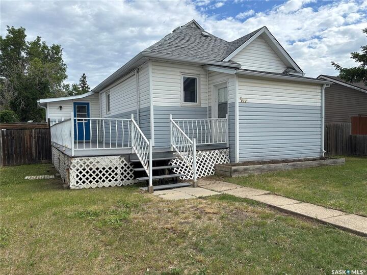 Property Photo: 1012 Stadacona Street E SK S6H 0K9