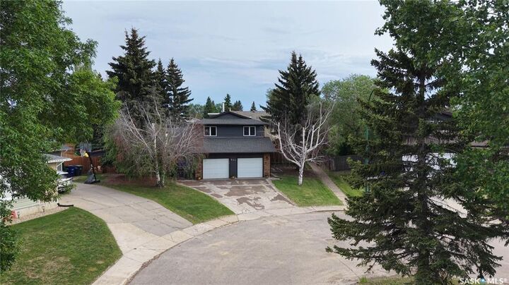 Property Photo: 837 Conroy Place SK S6V 6Y7