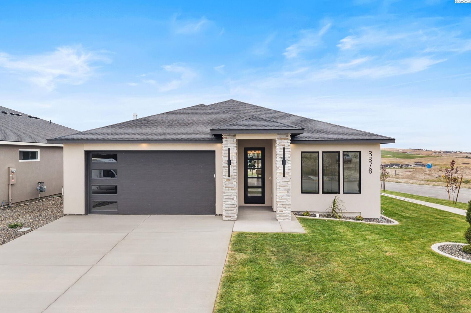 Property Photo: 3378 Allison Way WA 99352