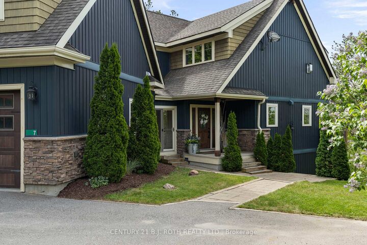 Property Photo:  7 Pine Point  ON L4M 4Y8 