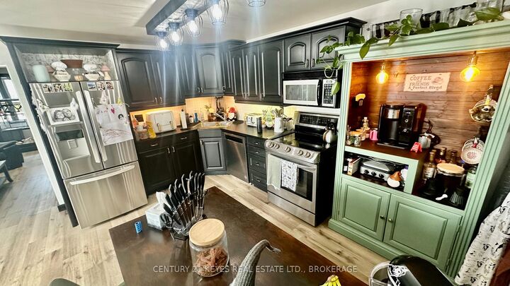 Property Photo: 275 Victoria Avenue ON K7G 2S3