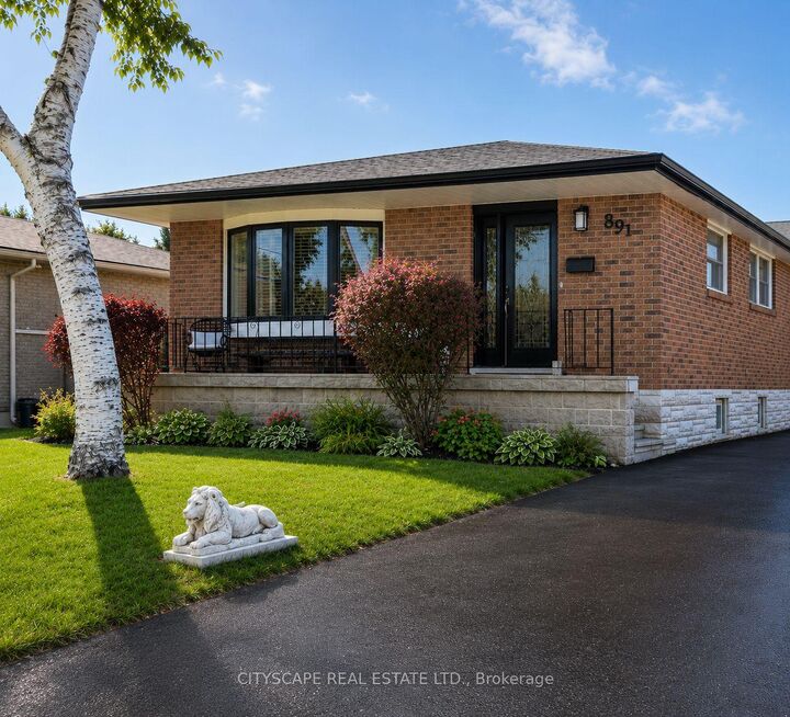 891 Curtis Crescent — photo 1