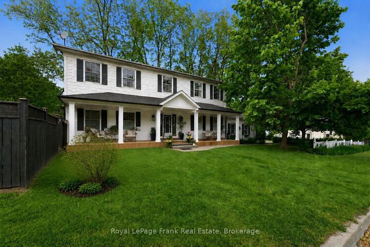 246 Cochrane Street — photo 1