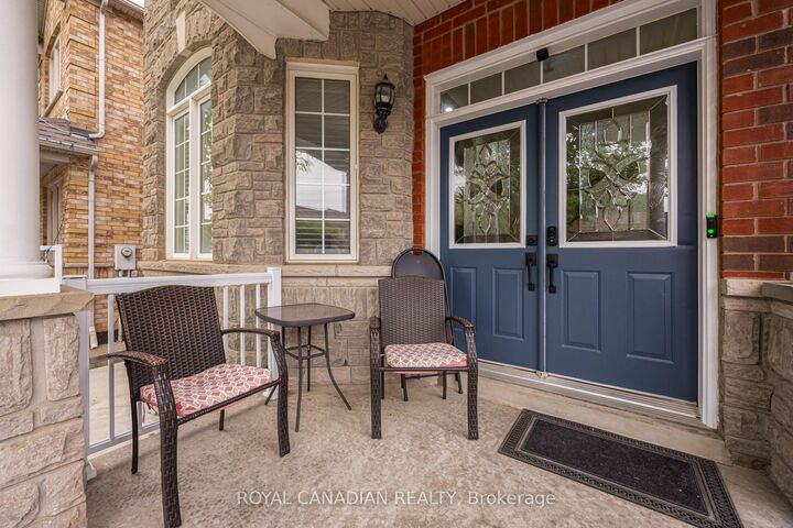 Property Photo: 43 Bluffwood Crescent ON L6P 2P3
