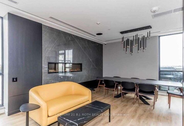 681 Yonge Street N 201 — photo 1