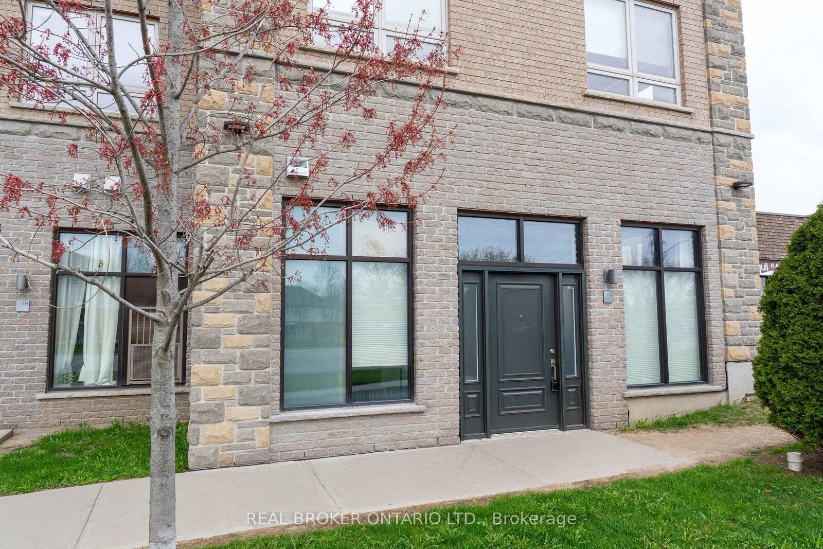 Property Photo: 904 Paisley Road 102 ON N1K 0C6