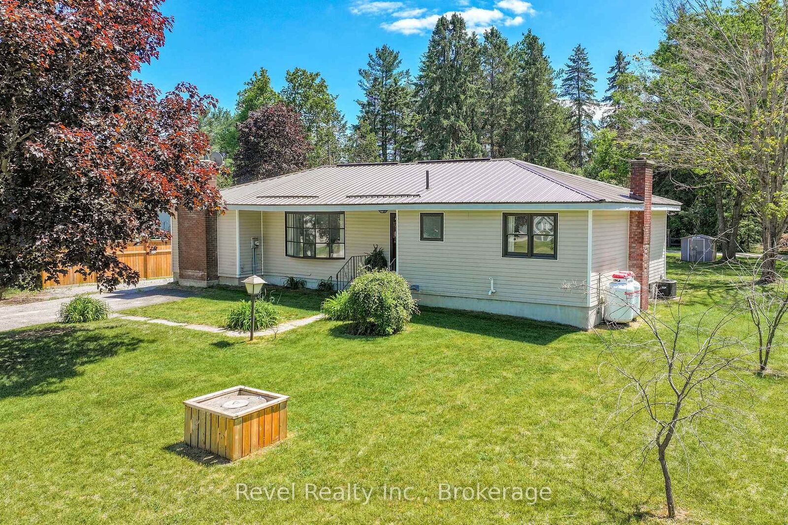 Property Photo: 101 Bolsover Road ON K0M 1B0