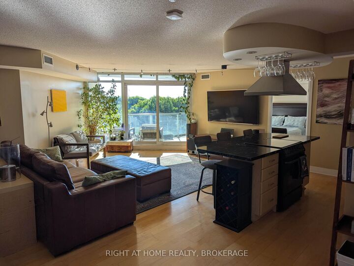 550 Queens Quay W 608 — photo 1