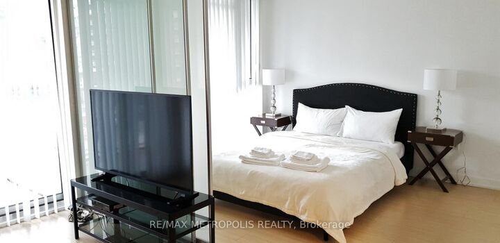 85 Queens Wharf Road 526 — photo 1