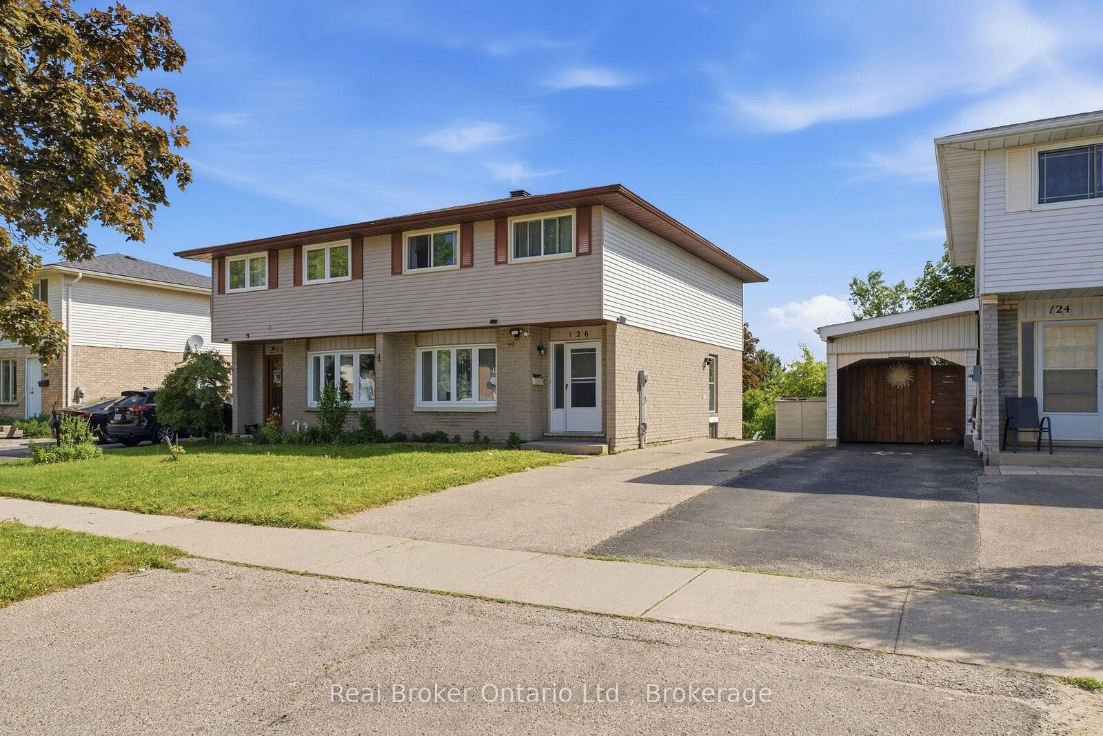 Property Photo: 126 Dinison Crescent ON N2E 2V2