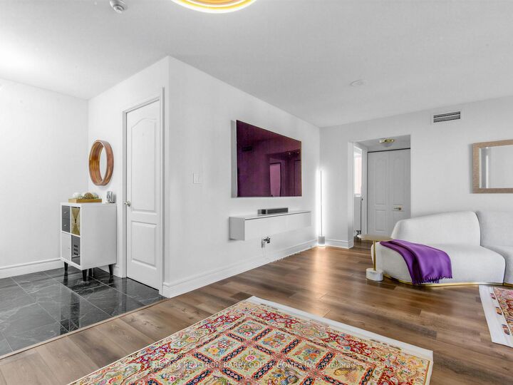 Property Photo: 5418 Yonge Street 812 ON M2N 6X4