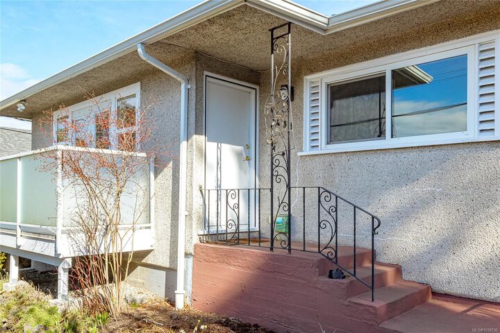 Property Photo: 3433 Bethune Ave BC V8X 1W1