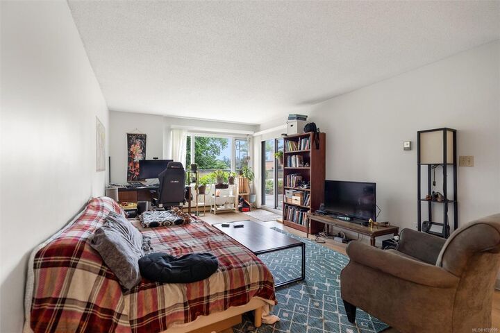 Property Photo: 103 Gorge Rd E #104 BC V9A 6Z2