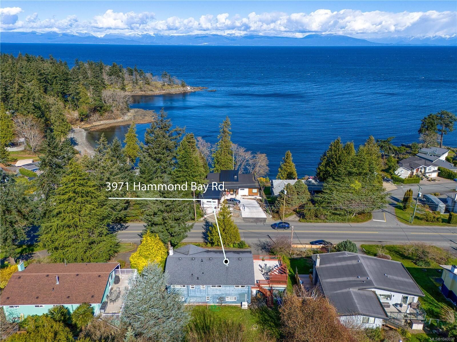 Property Photo: 3971 Hammond Bay Rd BC V9T 1G4