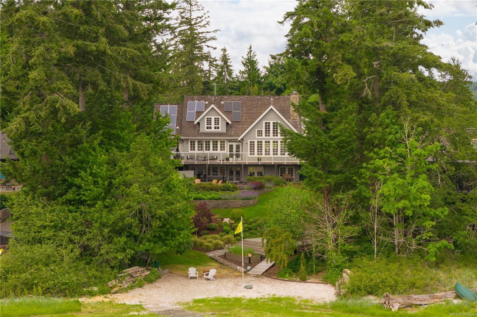 Property Photo: 182 Baynes Dr BC V0R 1W0