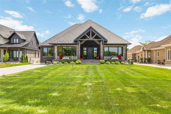 3674 St Clair Parkway — photo 1