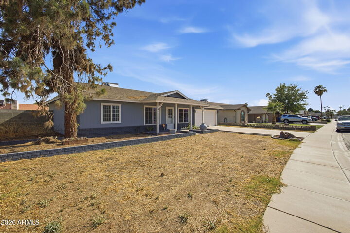 Property Photo:  2329 E Concorda Drive  AZ 85282 