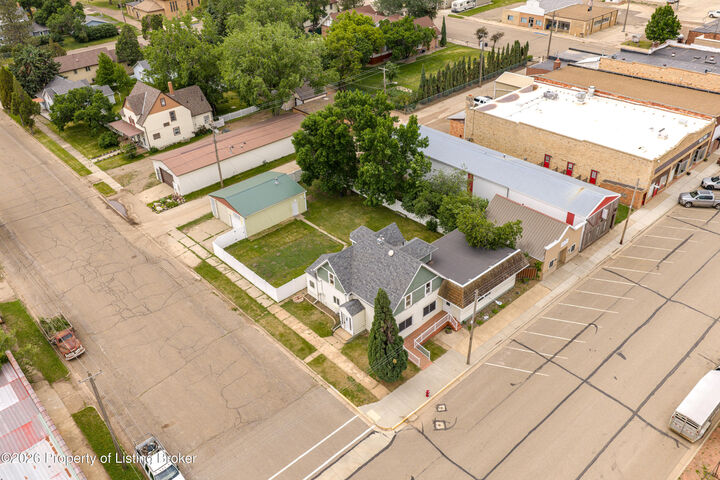 Property Photo:  725 Main Street  ND 58638 