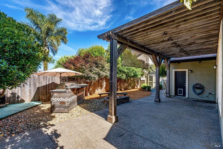Property Photo: 1541 Jainine Street CA 95403