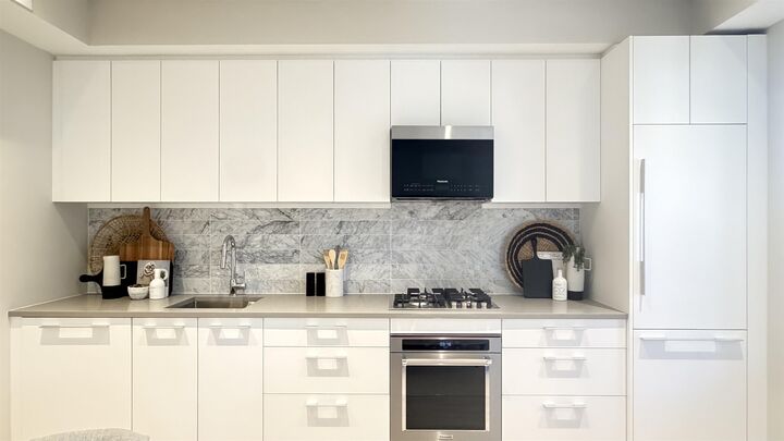 Property Photo: 110 E 17th Street 516 BC V7L 0K4