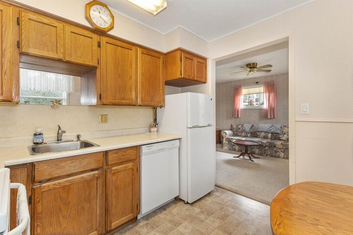 Property Photo:  26968 30 Avenue  BC V4W 2Z9 