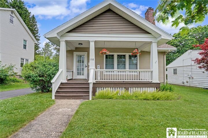 Property Photo:  1318 Newland Avenue  NY 14701 