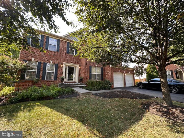 Property Photo: 113 Muffin Court SE SE VA 20175