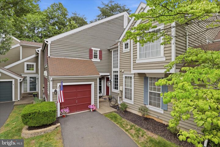 Property Photo: 11757 Arbor Glen Way VA 20194