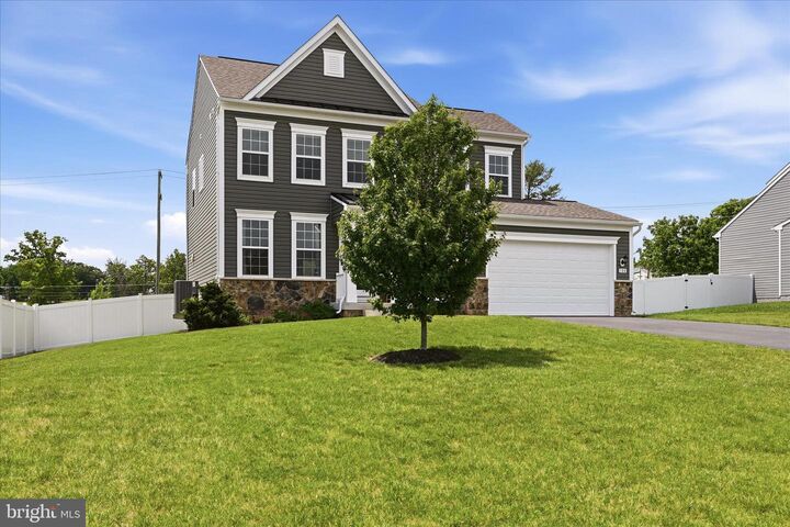 Property Photo: 100 Ladysthumb Circle WV 25414