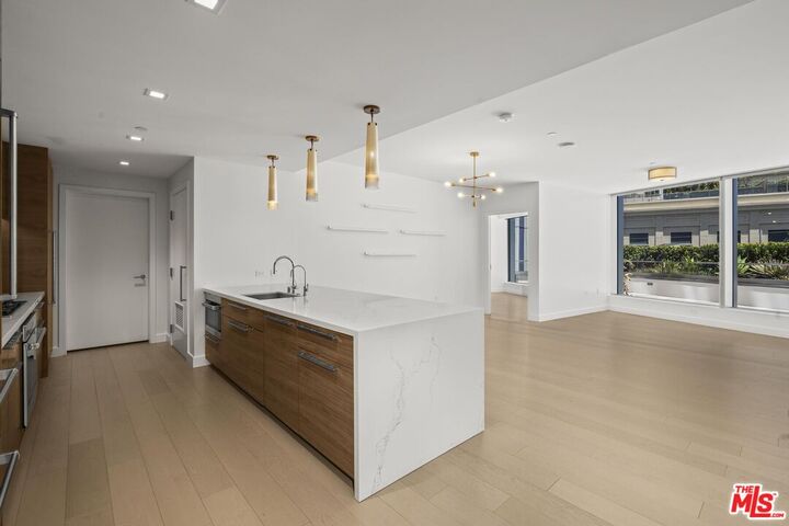 Property Photo: 888 W E St CA 92101