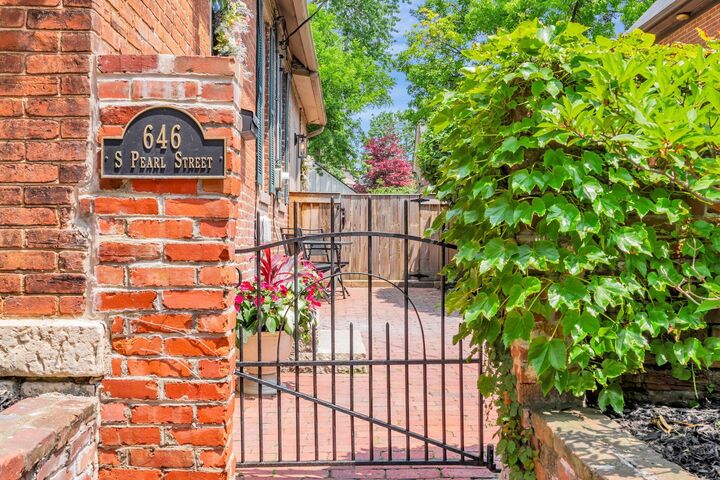 Property Photo:  646 S Pearl Street  OH 43206 