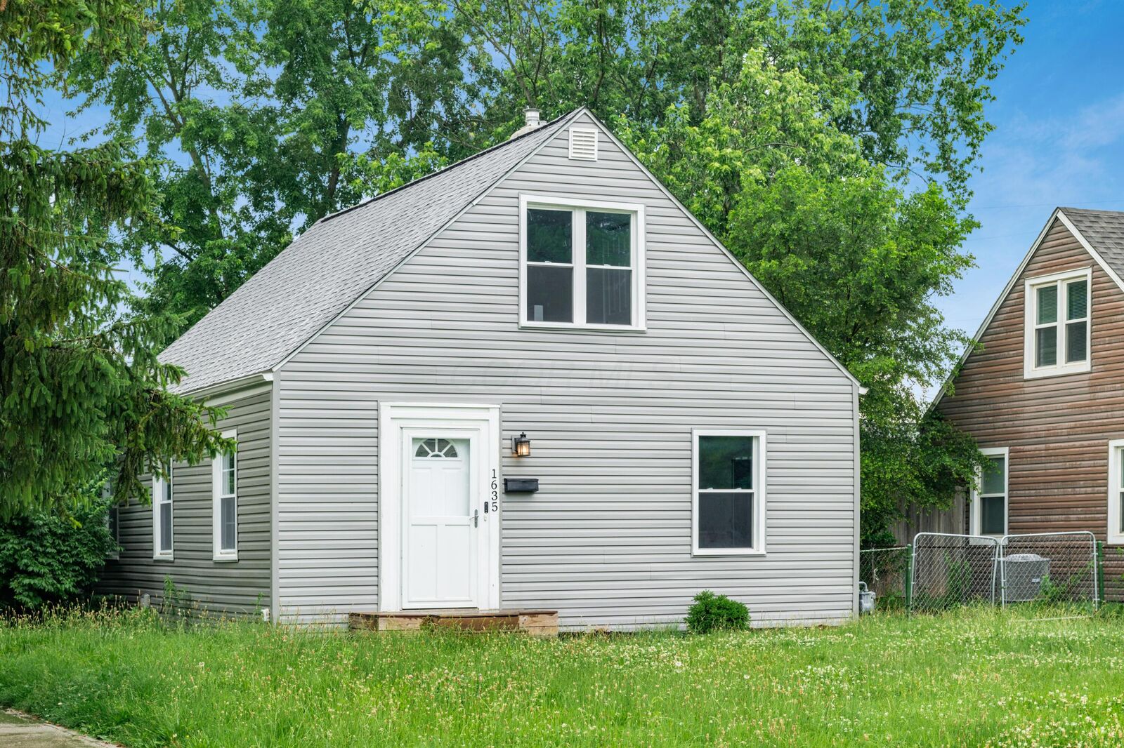 Property Photo:  1635 S Champion Avenue  OH 43207 