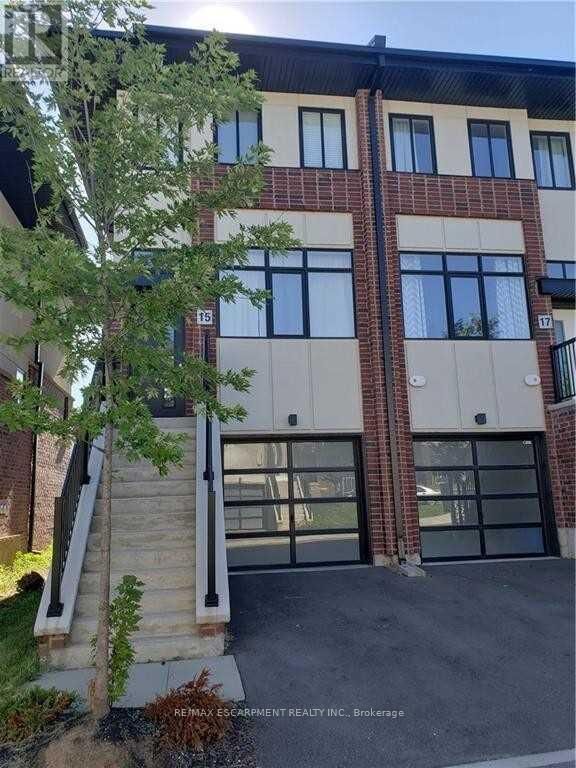 Property Photo:  15 Muhollard Lane  ON L9G 3K9 