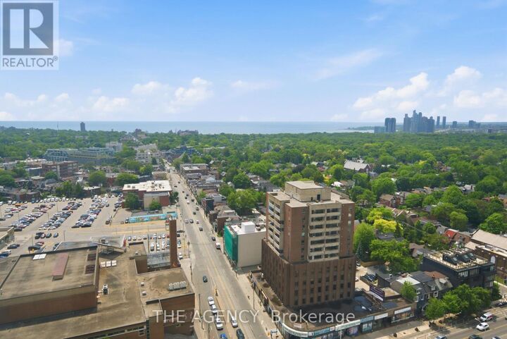 Property Photo: 2350 Dundas Street West 2511A ON M6P 4B1