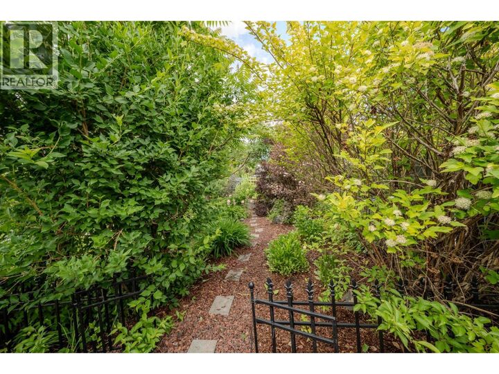 Property Photo:  480 Smith Street  BC V2G 4A3 