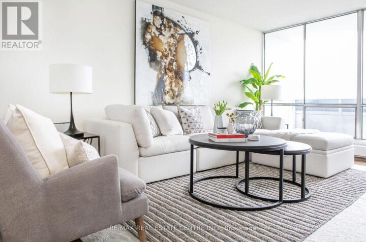 Property Photo:  50 Graydon Hall Drive 1007  ON M3A 3A5 