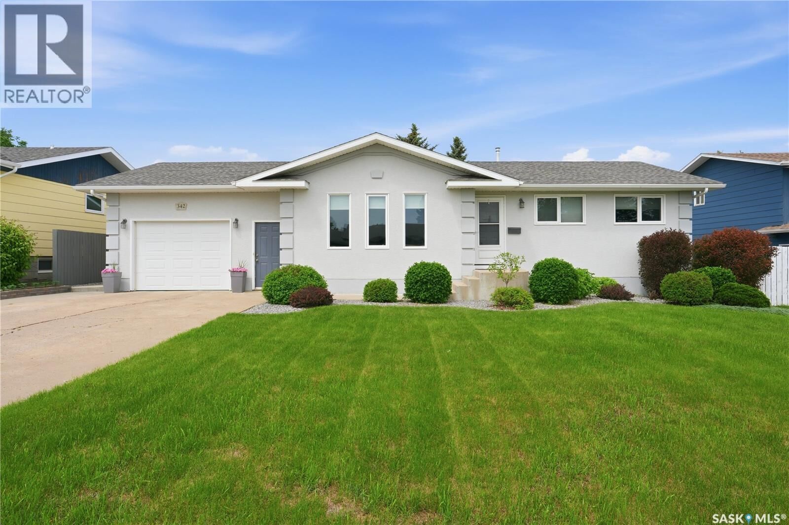 Property Photo:  342 35th Street  SK S0M 0E0 