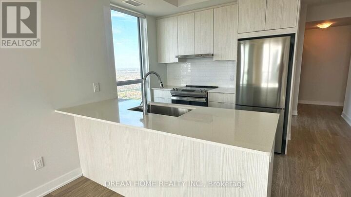 Property Photo: 430 Square One Drive 4706 ON L5B 0L6
