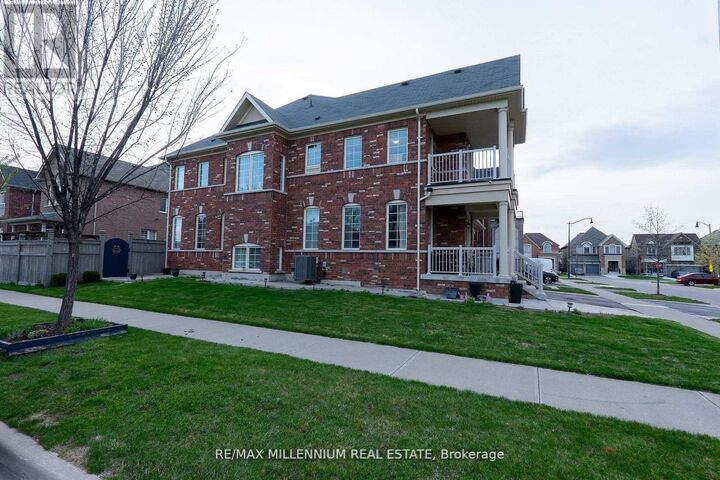 Property Photo:  8 Zelda Road  ON L6R 0B3 
