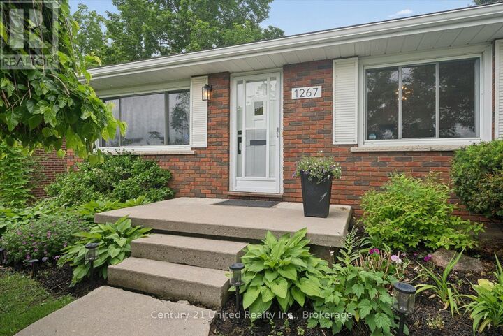 Property Photo:  1267 Amundsen Avenue  ON K9H 6T5 